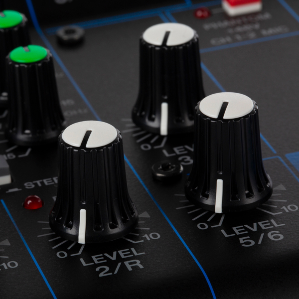 Yamaha MG06X - Console de mixage compacte avec 6 canaux d'entrée, effets et  préamplis micro D-PRE : : Instruments de musique et Sono